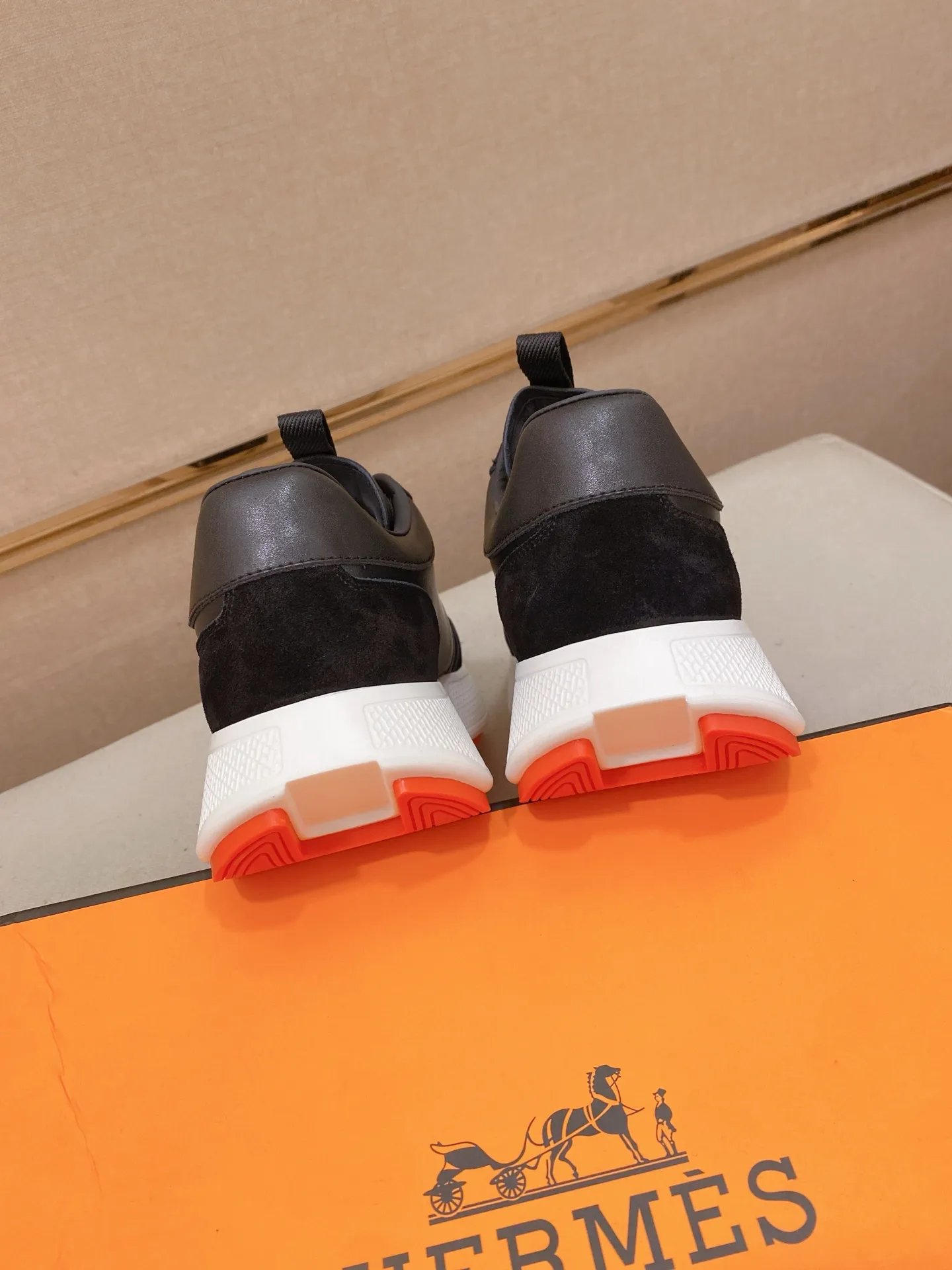 Men's clothing and shoes💰: 480💰《HERMES》【Classic original order·Version】Hermès; top 🔝purchasing agent🔍🔍men's latest 🇺🇸 counter sales simultaneously, imported from Italy original ▲▲cowhide ▲▲ (high-end, nobility, class) ) Exquisite workmanship (Italian 🇮🇹 imported water-dyed 🐂 cowhide lining) sole: original sole provided by the original factory, ⚠️exclusive double-layer activity·TPR·rubber·combined molded outsole; super comfortable·wear-resistant·non-slip·environmental protection The real thing is more beautiful if you take the real thing (high quality, follow the order). You can enter and exit the counter at will * Number of yards: 38-44 (45 can be customized and cannot be returned or exchanged)